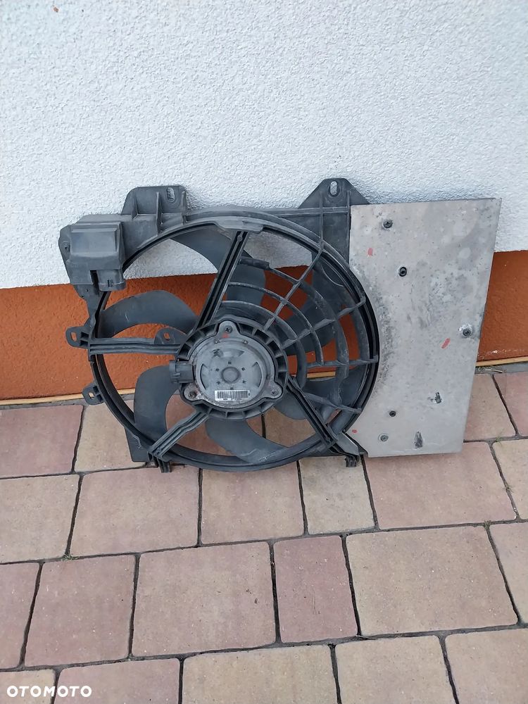 Wentylator chłodnicy Citroen C3 Picasso 1.6 E-HDI 2011 r. - 1