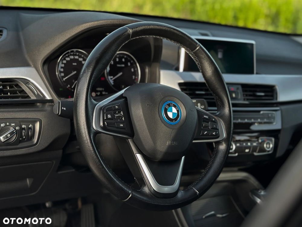 BMW X1 xDrive25e Sport Line - 23