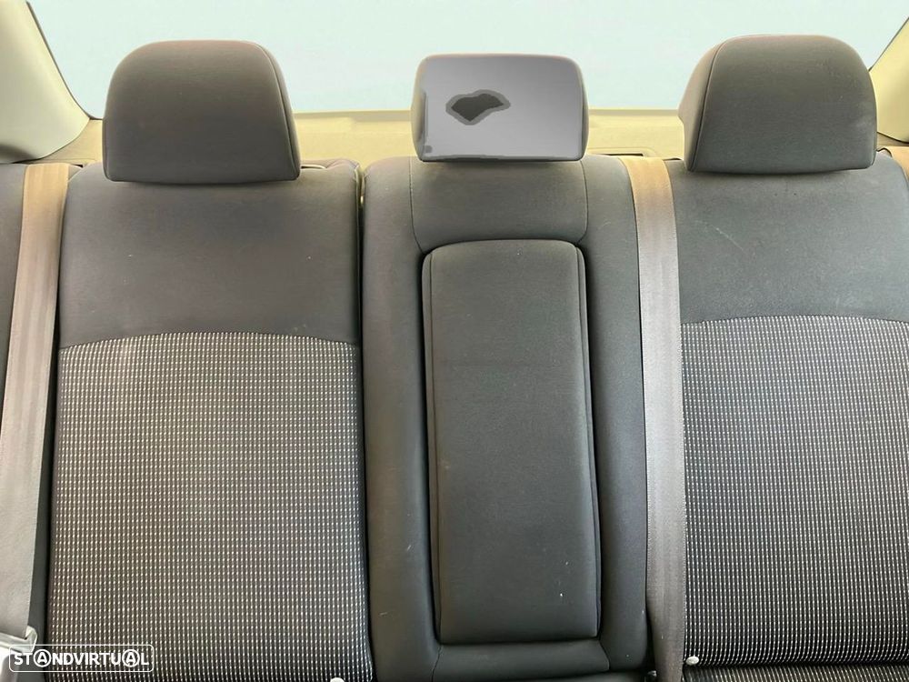 Mitsubishi Lancer 1.5 Invite - 16