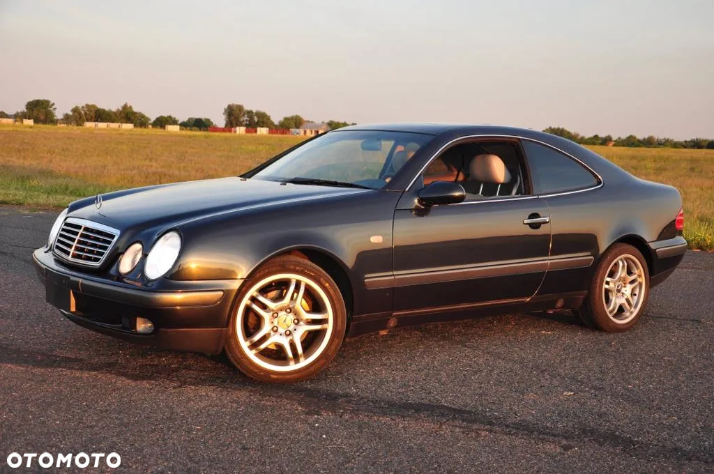 Mercedes-Benz CLK 320 - 4