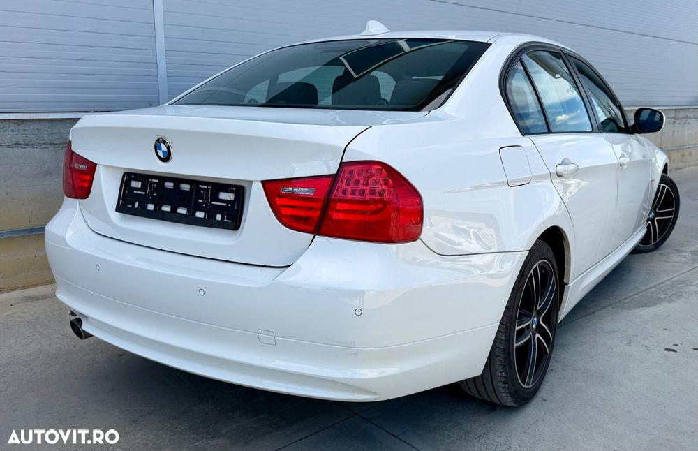 BMW Seria 3 320d DPF Edition Exclusive - 3