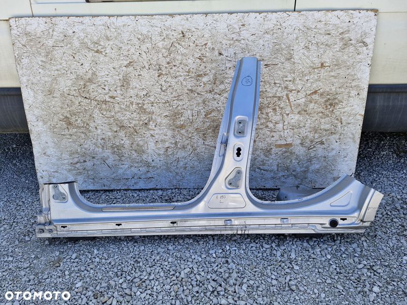 MERCEDES BENZ W176 A-KLASA PRÓG LEWY SŁUPEK ŚRODKOWY 761 - 1