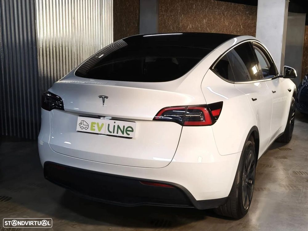 Tesla Model Y RWD - 12