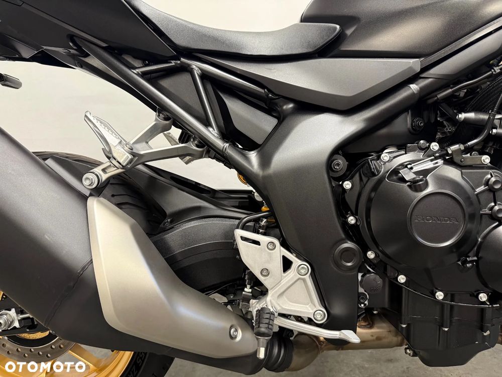 Honda Hornet - 34