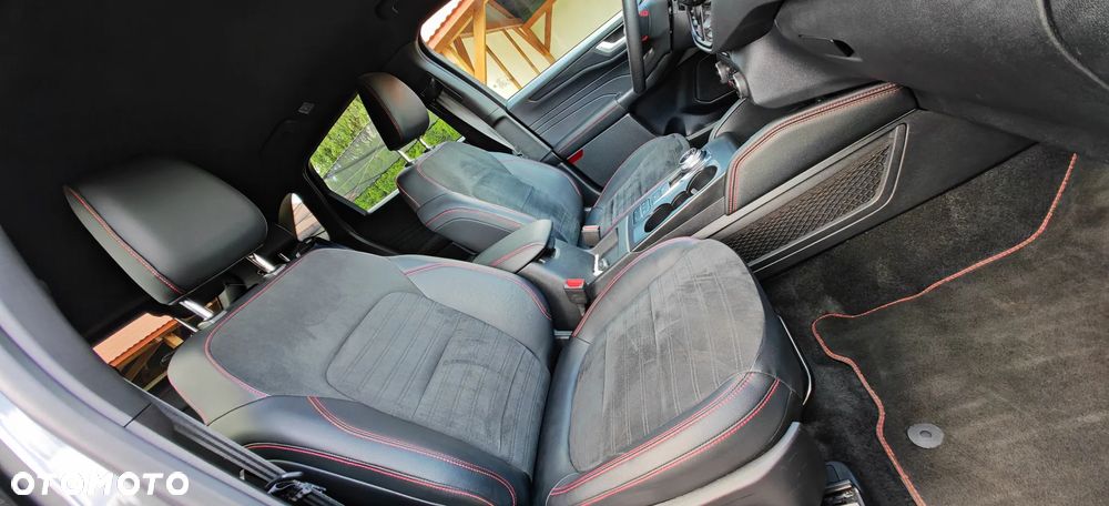 Ford Kuga 2.5 Duratec PHEV ST-LINE X - 24