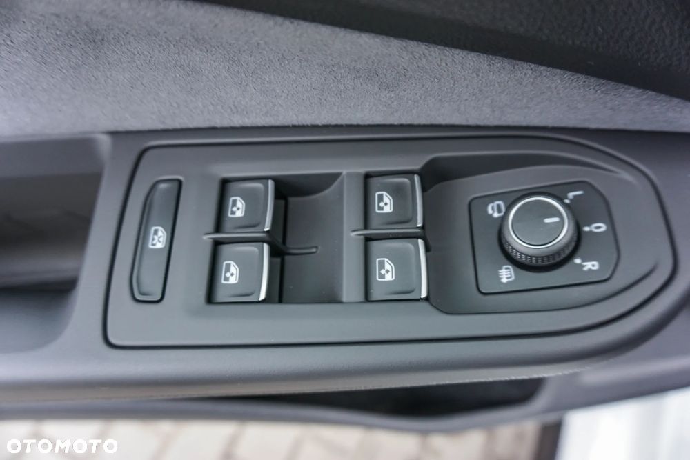Volkswagen Golf 1.5 eTSI mHEV R-Line DSG - 23