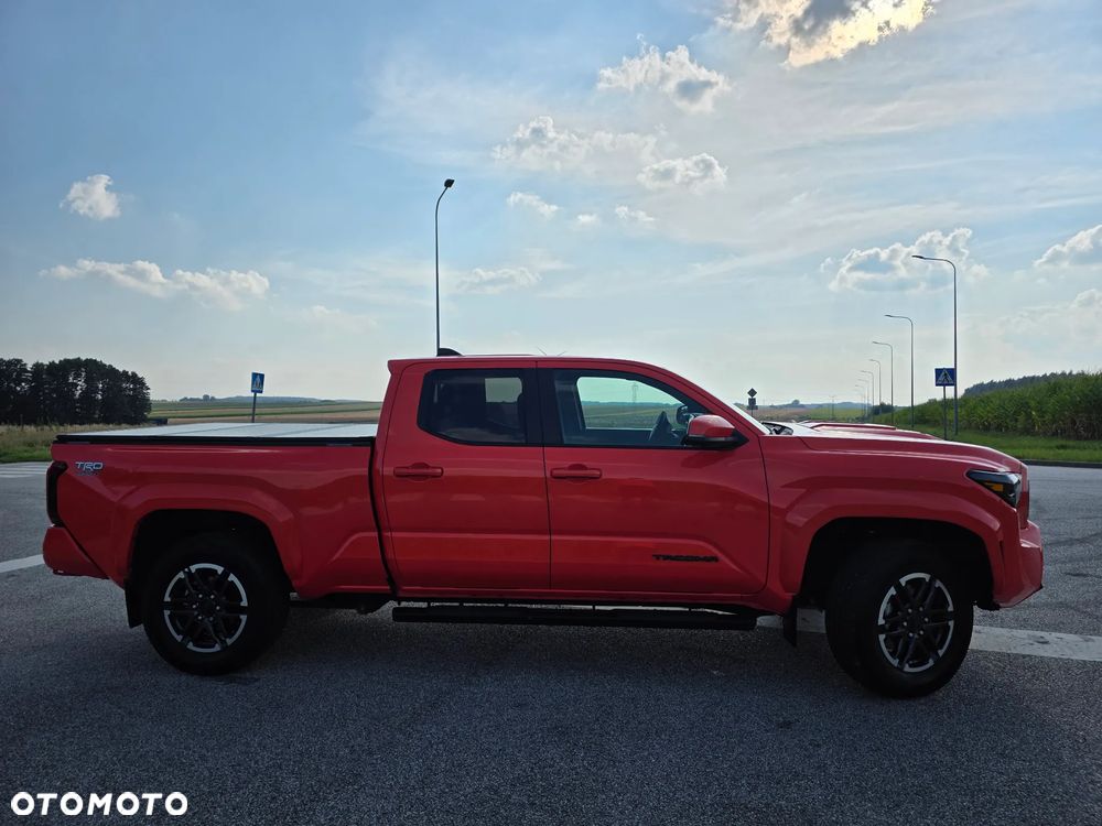 Toyota Tacoma - 11