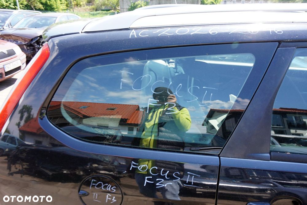 SZYBA KAROSERYJNA TYLNA PRAWA BOCZNA FOCUS II MK2 LIFT KOMBI  FORD 2008-2011 - 1
