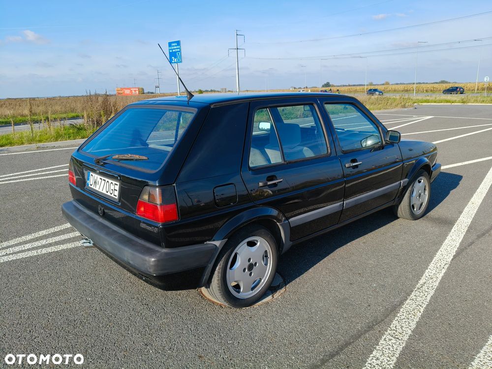 Volkswagen Golf 1.8 GL - 6