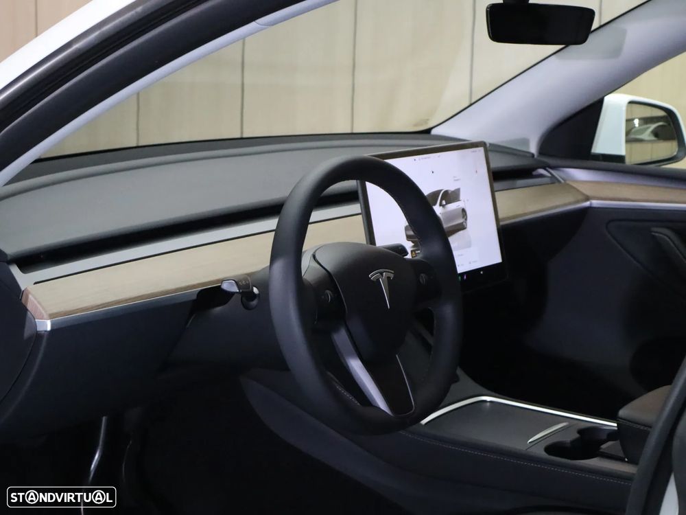 Tesla Model Y Standard - 20