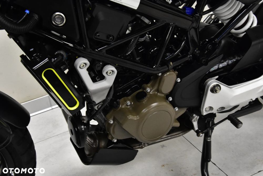 Husqvarna Svartpilen - 35