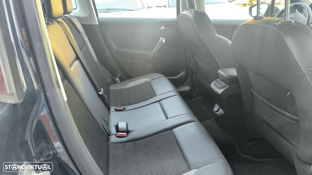 Peugeot 2008 1.2 PureTech Allure EAT6 - 5