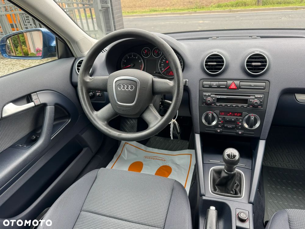 Audi A3 3-drzwiowe 1.6 Ambition - 19
