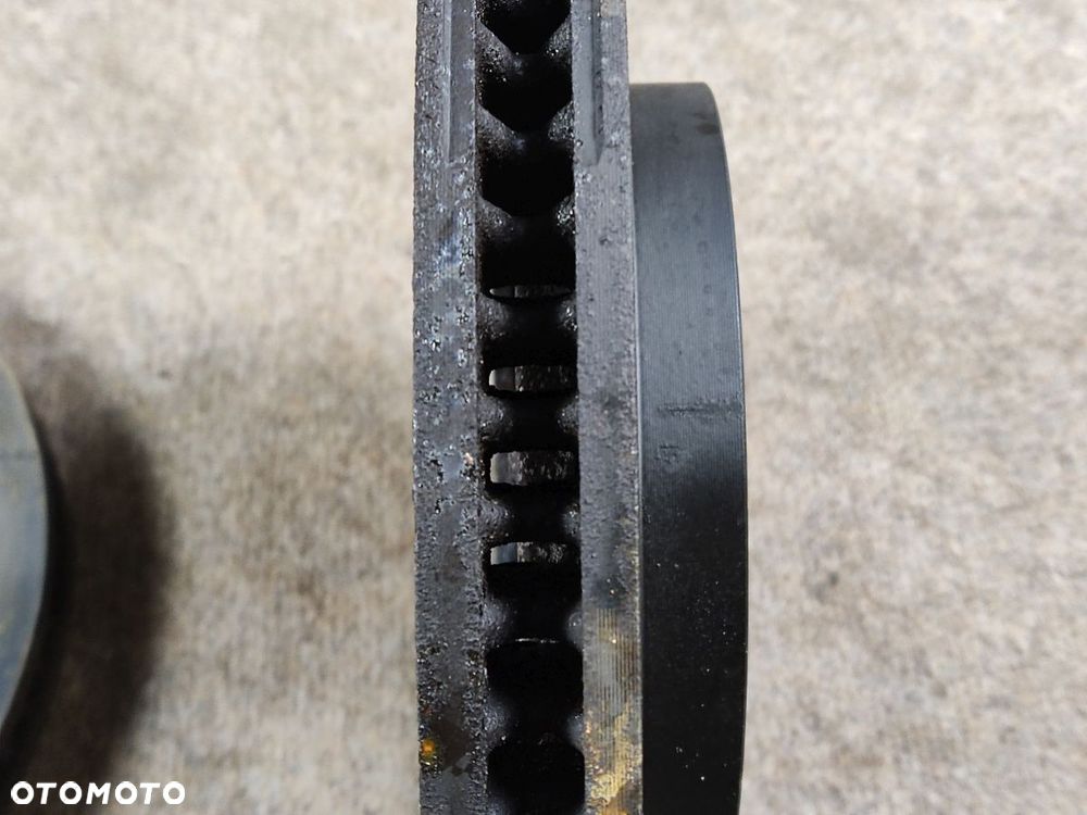 LEXUS UX 2.0i od 2019r Tarcze Hamulcowe Przód - 2