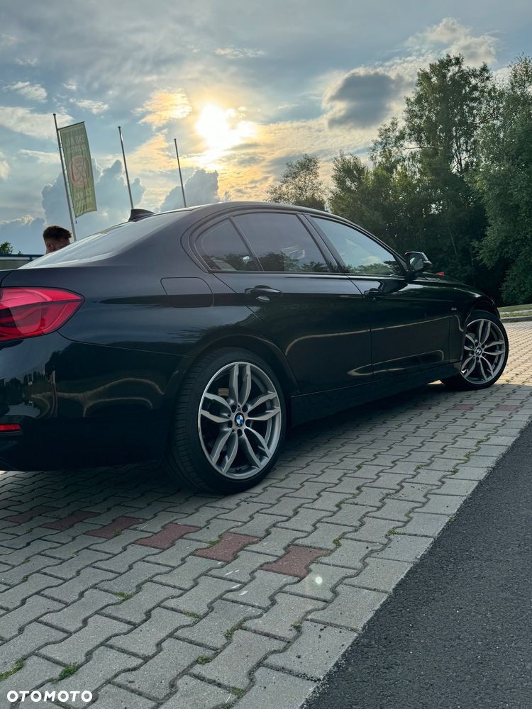BMW Seria 3 318d xDrive - 5