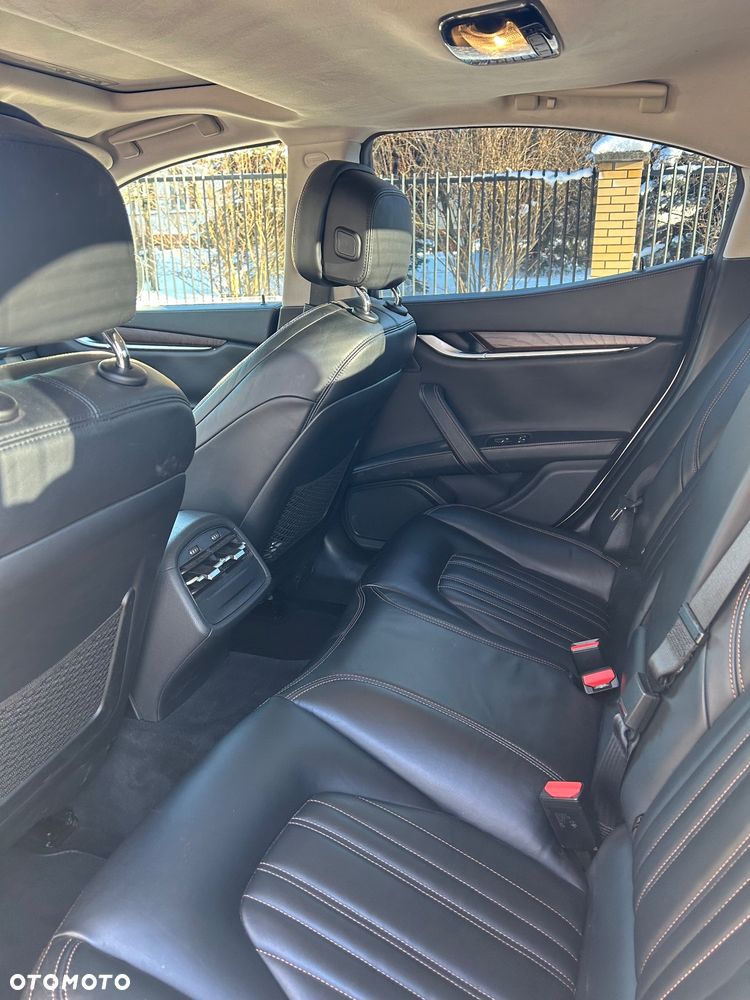 Maserati Ghibli S - 10