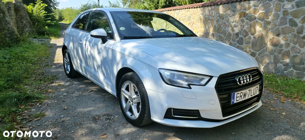 Audi A3 1.6 TDI (clean diesel) S tronic Ambiente - 4