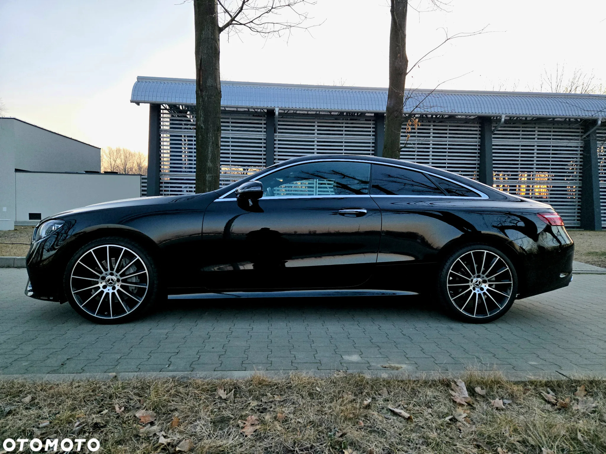 Mercedes-Benz Klasa E 220 d 4Matic Coupe 9G-TRONIC AMG Line - 8