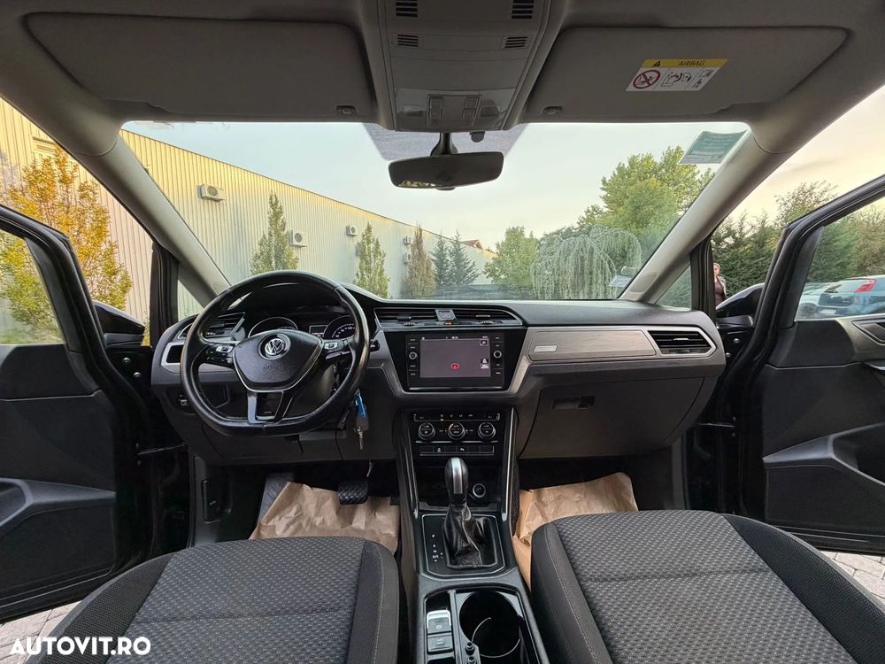 Volkswagen Touran - 5