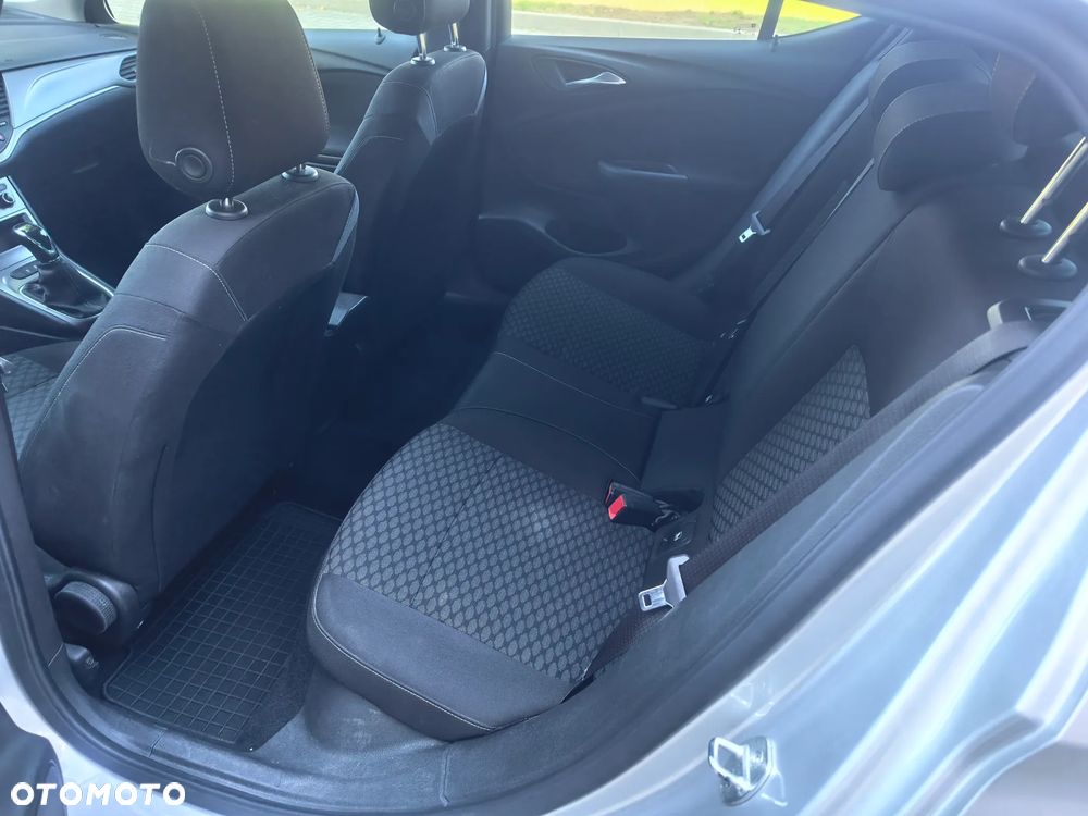 Opel Astra 1.2 T Elegance S&S - 11