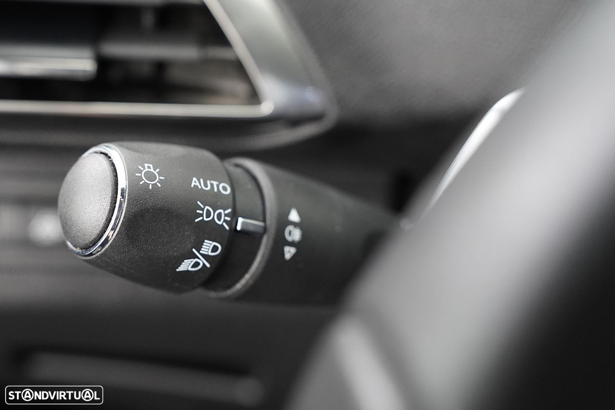 Peugeot 3008 1.2 Hybrid Allure Pack e-DCS6 - 17