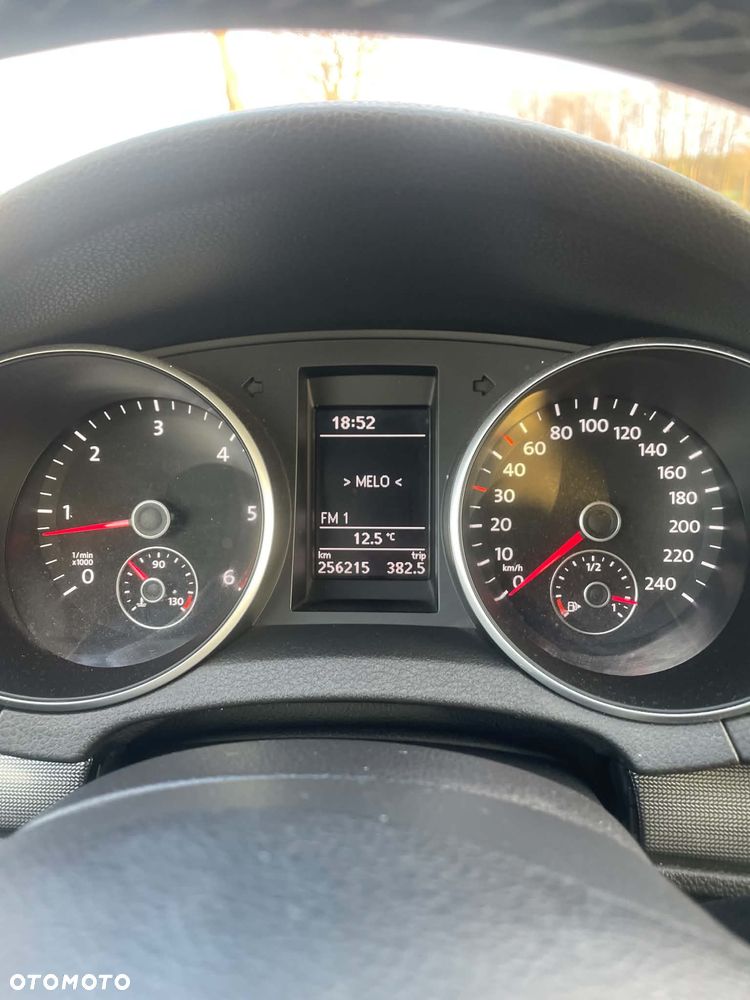 Volkswagen Golf 2.0 TDI Highline - 13