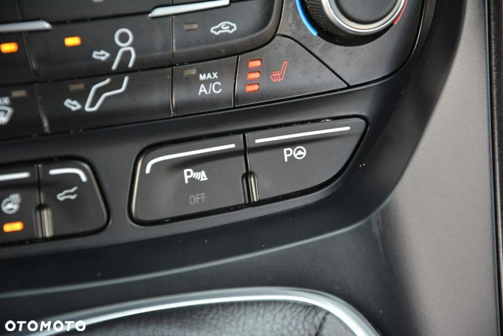 Ford Kuga 1.5 EcoBoost 2x4 ST-Line - 32