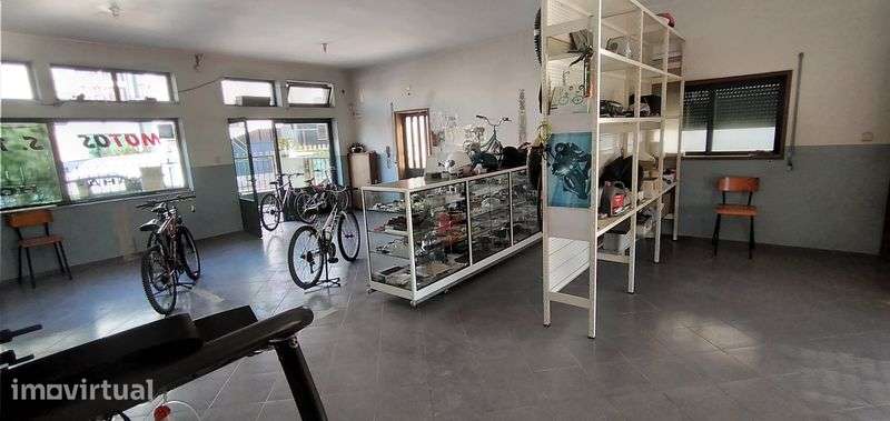 Alugo espaço comercial  Rês chão. Ler texto P.F. Gondomar S.Pedro - Grande imagem: 2/3