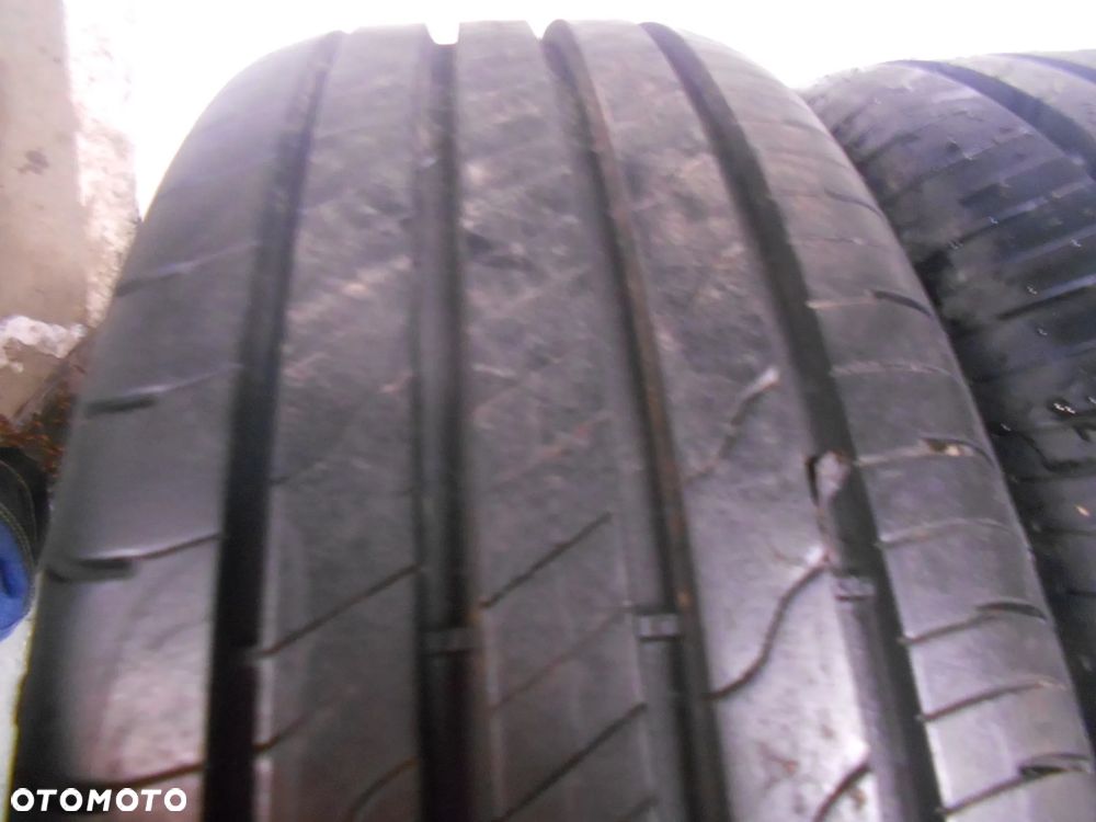 OPONY 205/60R16 GOODYEAR EFFICIENT GRIP PERFORMANCE 2 DOT 2422  7.8MM - 4