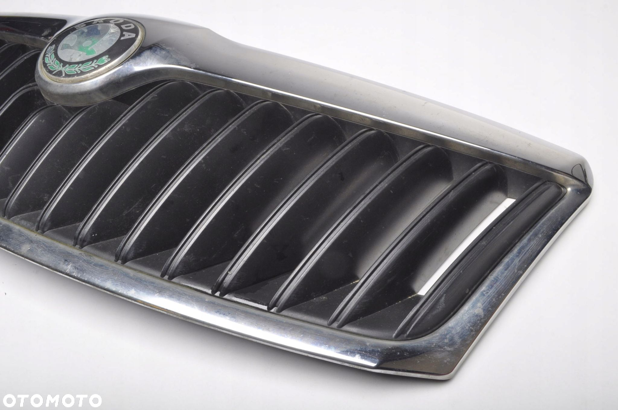 SKODA OCTAVIA II ATRAPA GRIL GRILL 1Z0853651C - 4