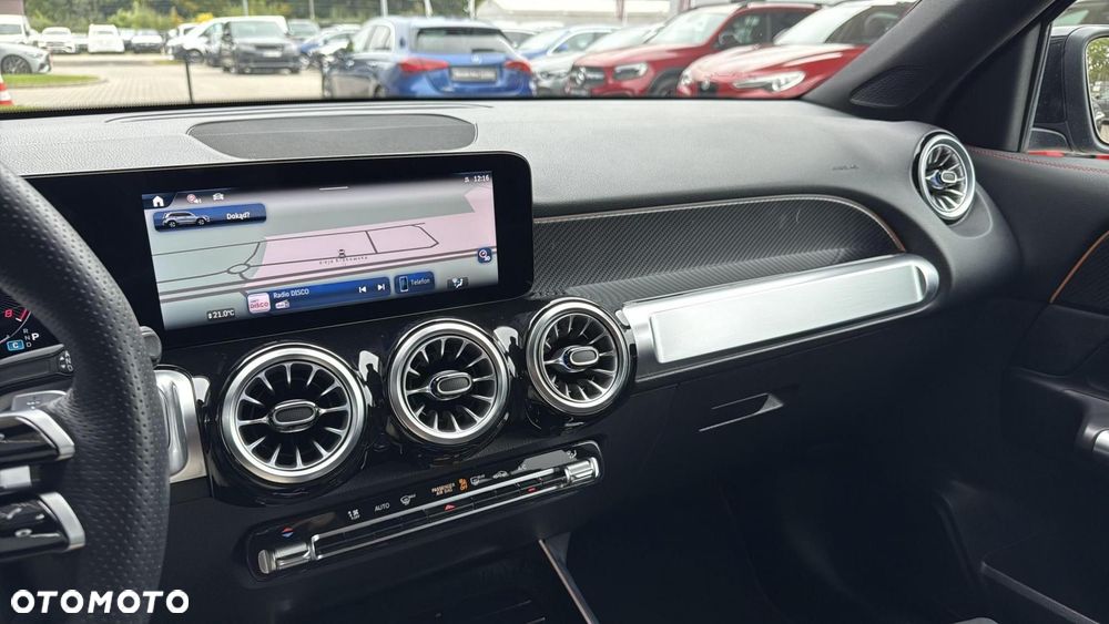 Mercedes-Benz GLB - 13