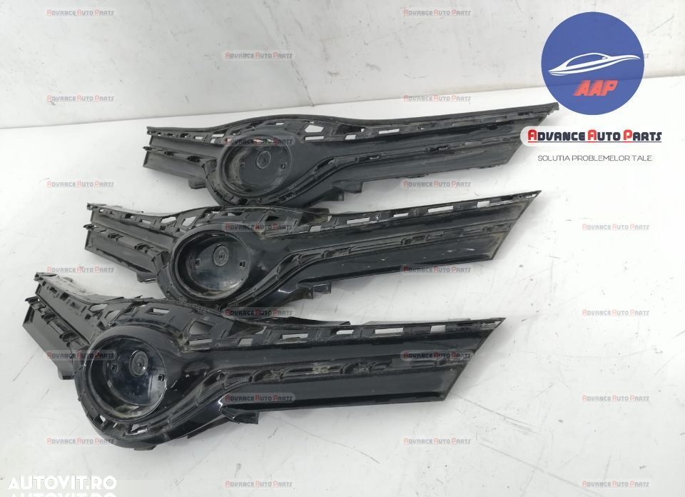 Grila centrala originala Toyota  Yaris  XP130 [facelift] [2014 - 2017] - 3