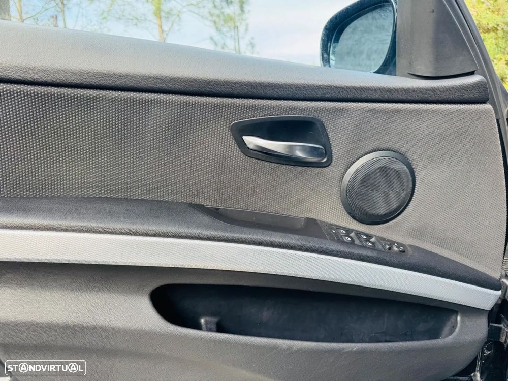 BMW 320 d Pack M - 18