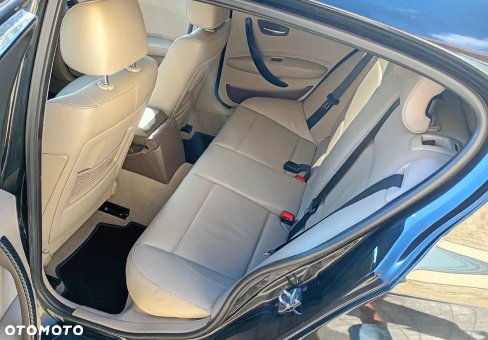 BMW Seria 1 120i - 6