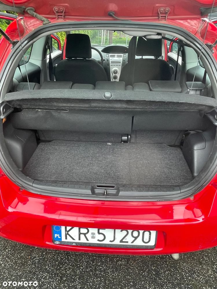 Toyota Yaris - 11
