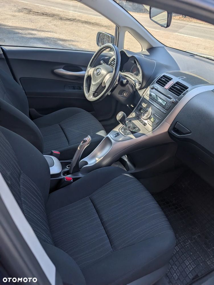 Toyota Auris - 4
