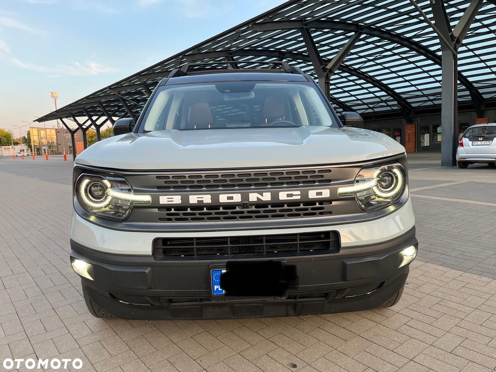 Ford Bronco - 1