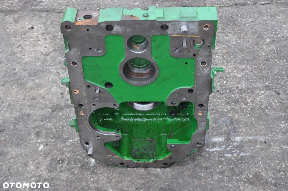 OBUDOWA MOSTU KORPUS JOHN DEERE R545873 / R545140 6155 R - 2