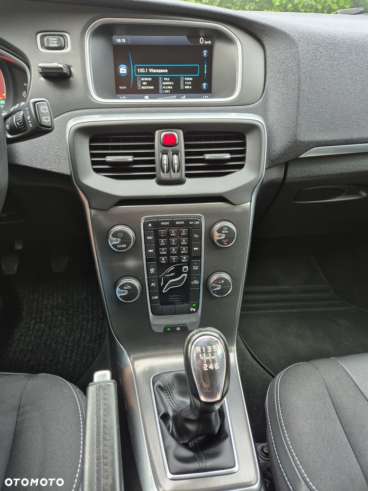 Volvo V40 D2 Momentum - 36
