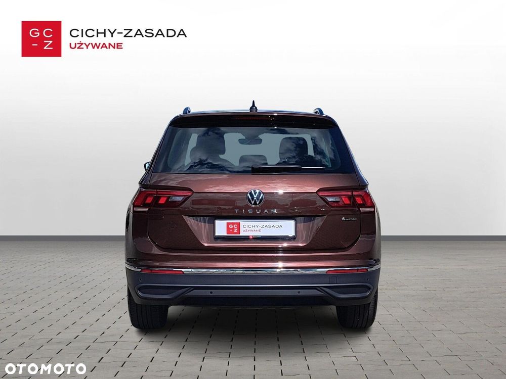 Volkswagen Tiguan 2.0 TSI 4Mot Life DSG - 4