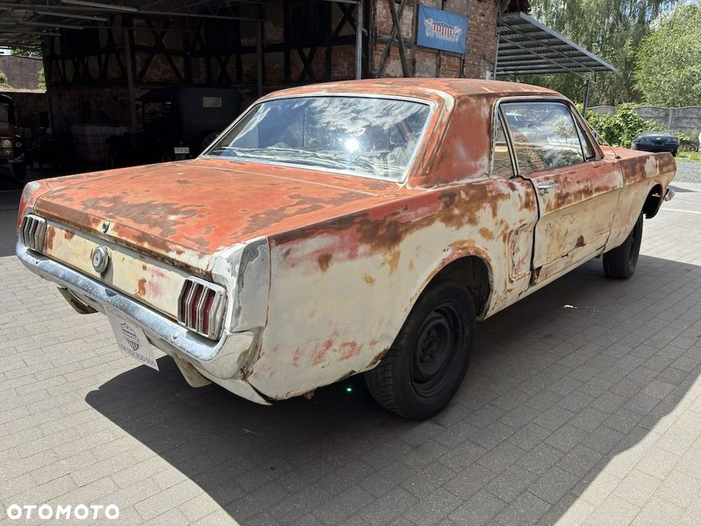 Ford Mustang - 8
