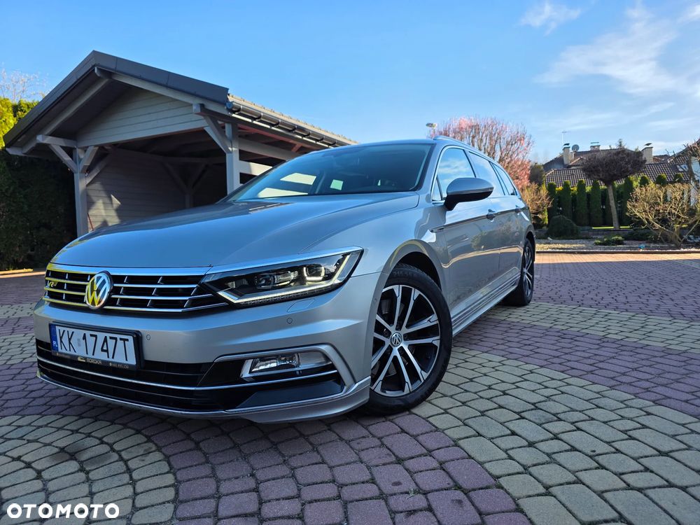 Volkswagen Passat - 1