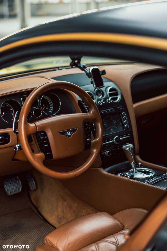 Bentley Continental GT Standard - 14