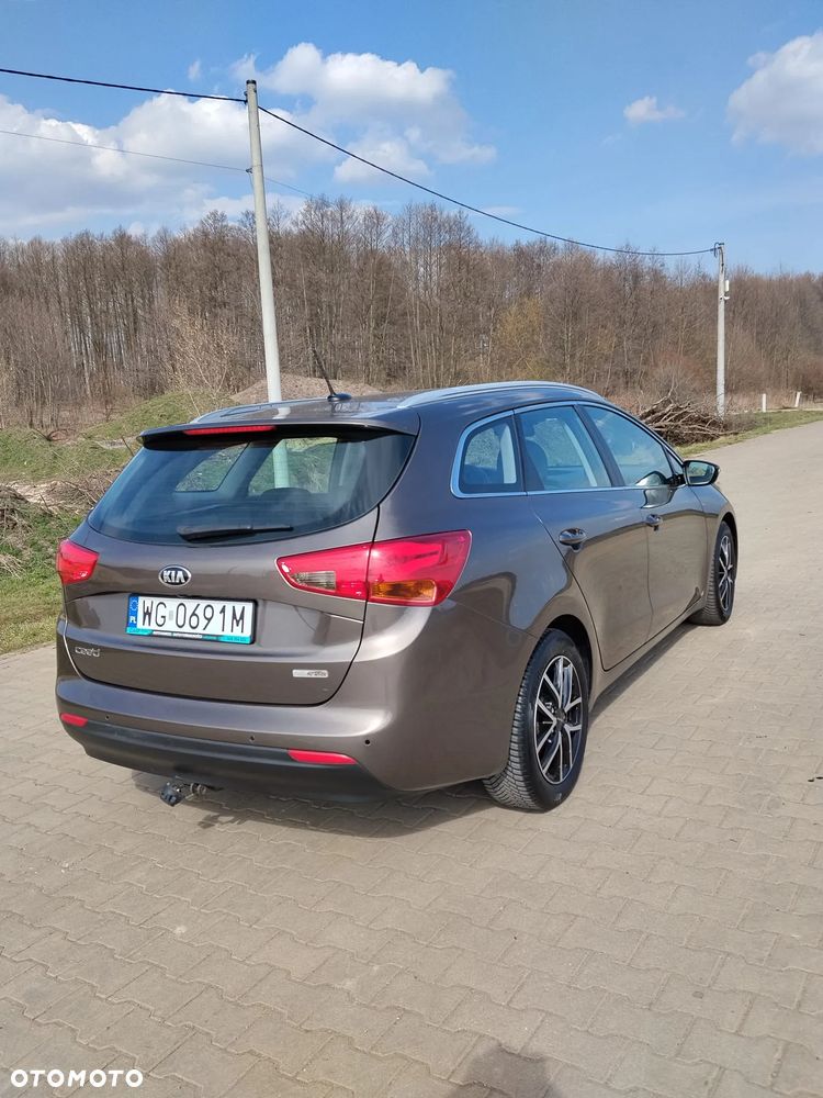Kia Ceed 1.6 GDI ISG Platinum Edition - 6