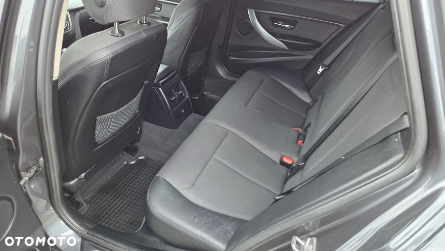 BMW Seria 3 320d Efficient Dynamics Edition Sport Line - 21