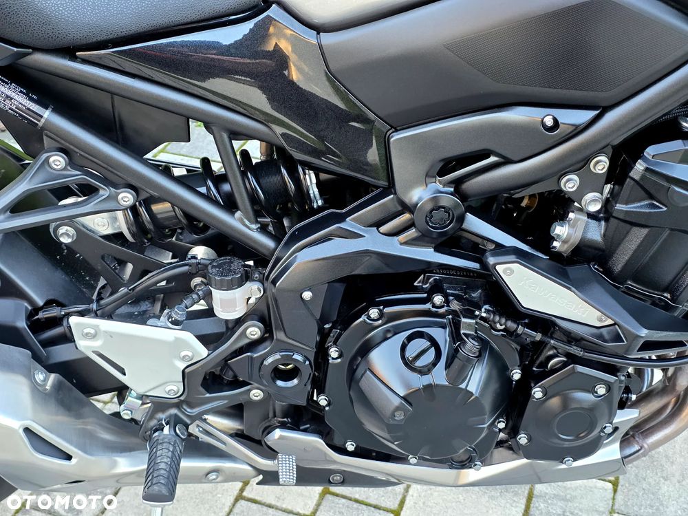 Kawasaki Z 900 - 12