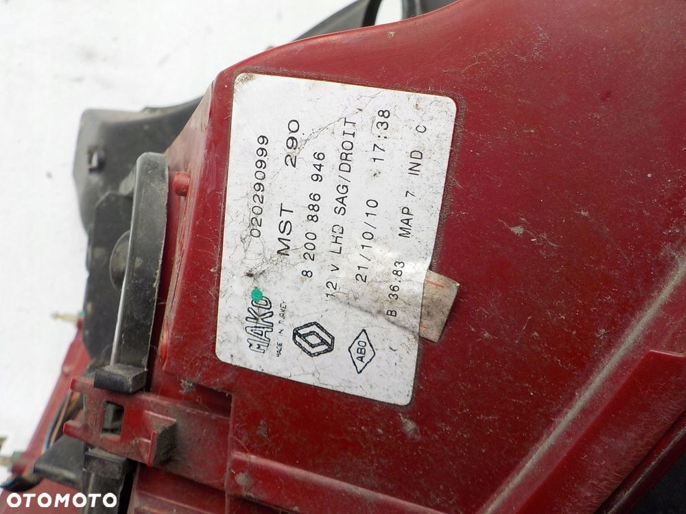 lampa prawy tył renault clio III 5D HB lift 2010r 8200886946 - 2