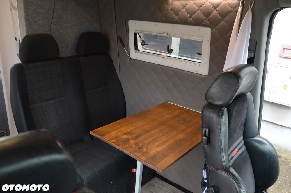 Mercedes-Benz Sprinter - 8