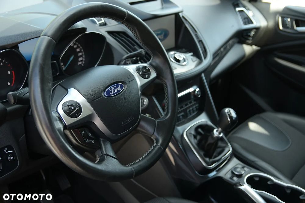 Ford Kuga 2.0 TDCi 4x4 Business Edition - 25