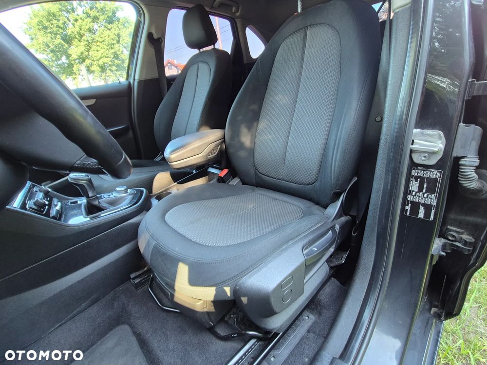 BMW Seria 2 216d Sport Line - 27